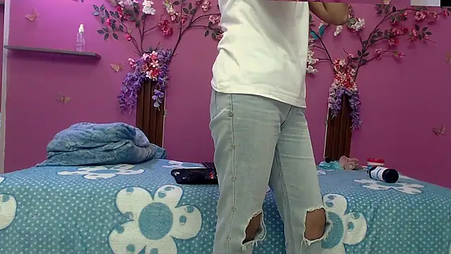 skinnybarbie022 online show from 10/01/25, 12:06