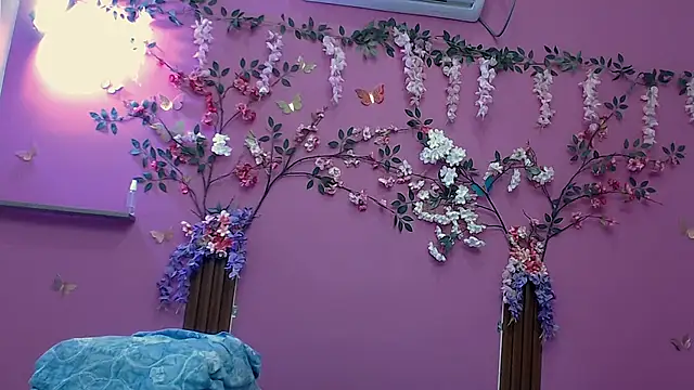 skinnybarbie022 online show from 09/21/25, 01:22