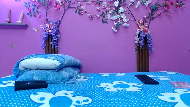 skinnybarbie022 online show from 03/12/26, 01:33