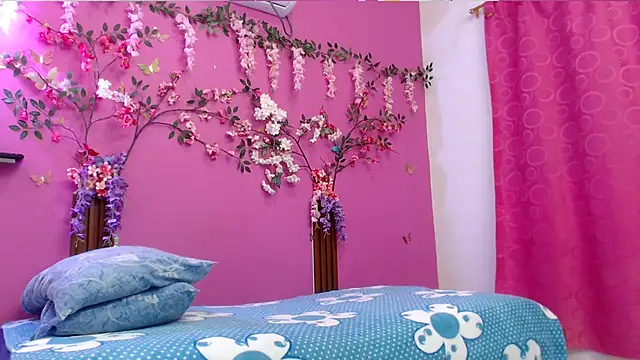 skinnybarbie022 online show from 02/26/26, 01:05