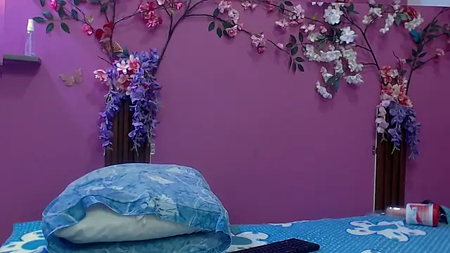 skinnybarbie022 online show from 01/10/26, 12:28