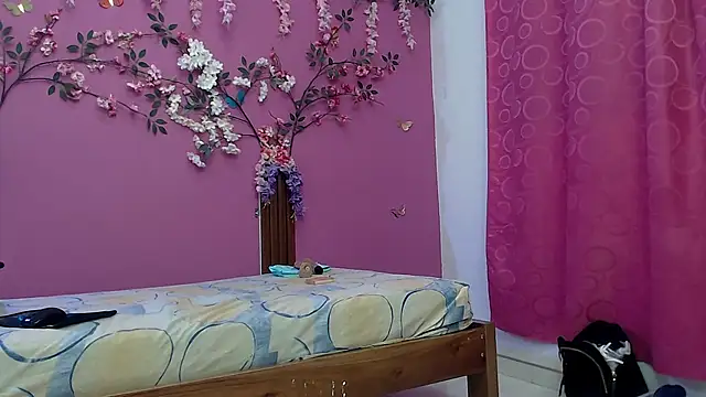 skinnybarbie022 online show from 09/10/25, 01:04