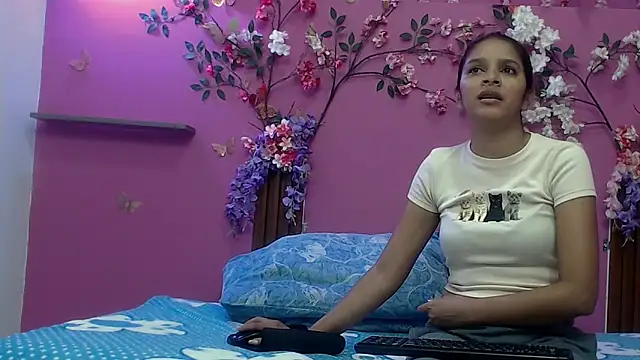 skinnybarbie022 online show from 12/01/25, 12:11