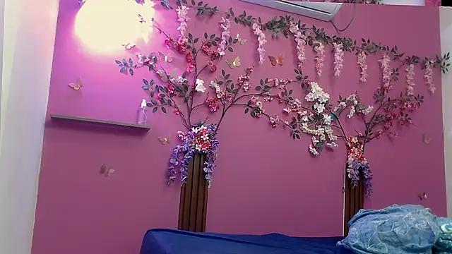 skinnybarbie022 online show from 09/26/25, 12:39