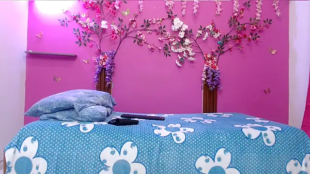 skinnybarbie022 online show from 03/07/26, 12:28