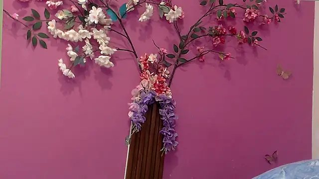 skinnybarbie022 online show from 10/16/25, 01:47