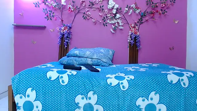 skinnybarbie022 online show from 03/15/26, 12:17