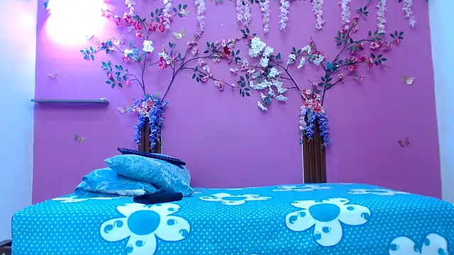 skinnybarbie022 online show from 04/03/26, 12:39