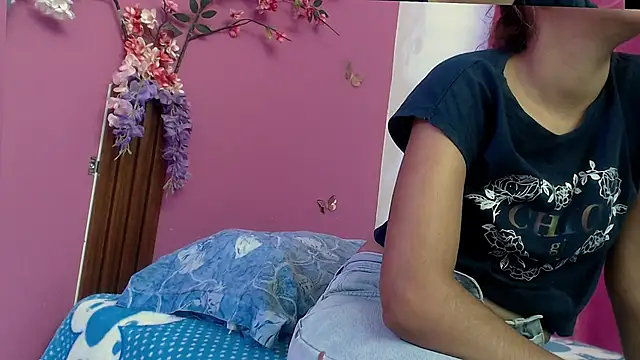 skinnybarbie022 online show from 10/08/25, 12:45