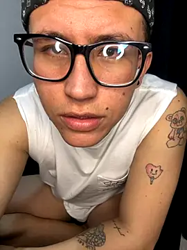 Kurtxxx22 online show from 11/07/25, 05:12