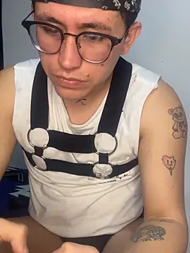 Kurtxxx22 online show from 11/25/25, 01:17