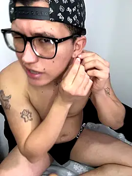 Kurtxxx22 online show from 11/11/25, 09:09