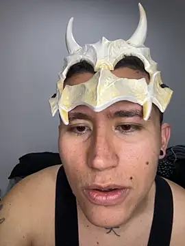 Snapshot of Kurtxxx22 chatting on 10/29/25, 03:38 Kurtxxx22 online show from 10/29/25, 03:38