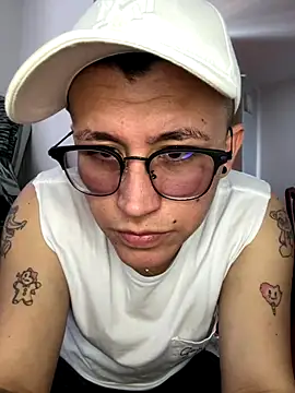 Kurtxxx22 online show from 12/01/25, 08:32