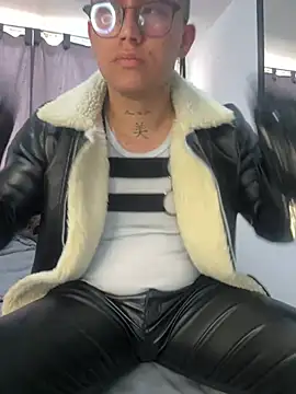 Kurtxxx22 online show from 05/12/26, 07:20