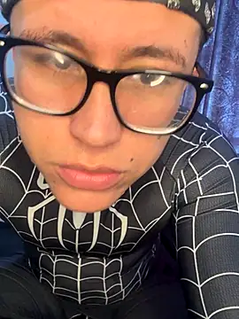 Kurtxxx22 online show from 10/31/25, 03:52