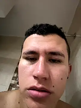 Kurtxxx22 online show from 10/31/25, 03:47