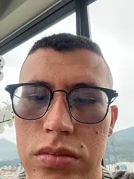 Kurtxxx22 online show from 12/20/25, 01:03