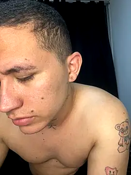 Snapshot of Kurtxxx22 chatting on 09/18/25, 04:15 Kurtxxx22 online show from 09/18/25, 04:15