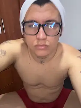 Kurtxxx22 online show from 11/03/25, 08:23