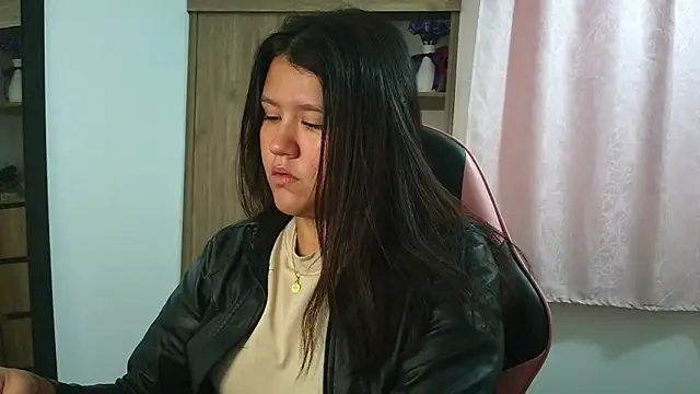 Oliviawatson1 online show from 03/04/26, 12:02