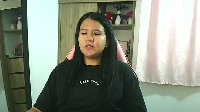 Oliviawatson1 online show from 11/20/25, 01:01