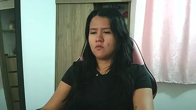 Oliviawatson1 online show from 11/12/25, 01:26