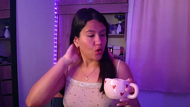 Oliviawatson1 online show from 05/02/26, 12:10