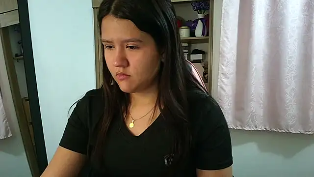 Snapshot of Oliviawatson1 chatting on 06/11/26, 12:02 Oliviawatson1 online show from 06/11/26, 12:02