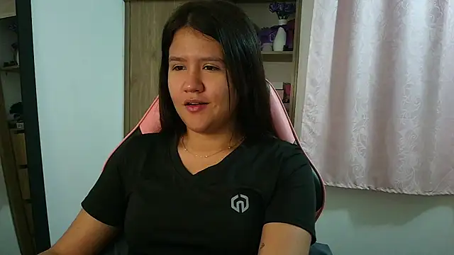 Oliviawatson1 online show from 04/16/26, 12:17