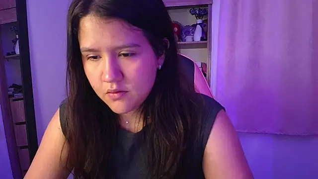 Oliviawatson1 online show from 04/25/26, 12:19