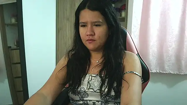 Oliviawatson1 online show from 11/17/25, 01:04