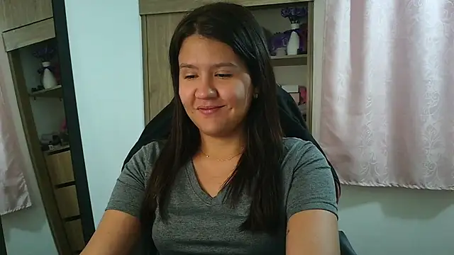 Oliviawatson1 online show from 04/20/26, 12:08