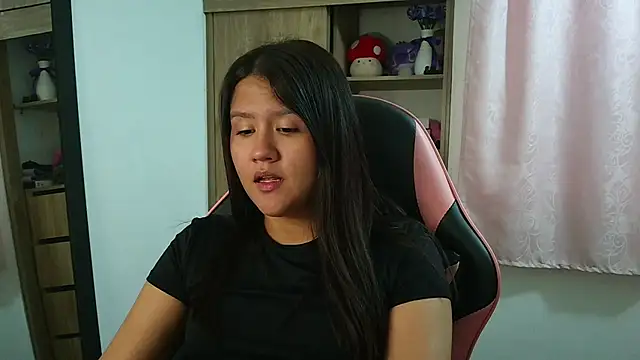 Oliviawatson1 online show from 04/30/26, 04:36