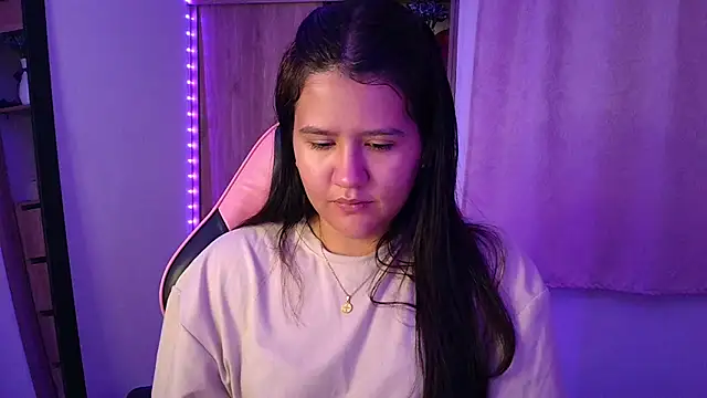 Snapshot of Oliviawatson1 chatting on 07/18/26, 11:19 Oliviawatson1 online show from 07/18/26, 11:19