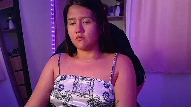 Oliviawatson1 online show from 04/19/26, 07:38