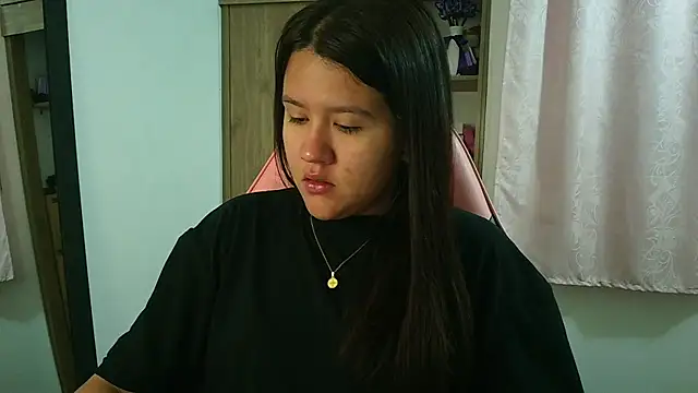 Oliviawatson1 online show from 05/11/26, 12:06