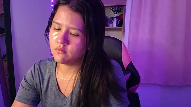 Oliviawatson1 online show from 05/20/26, 12:24