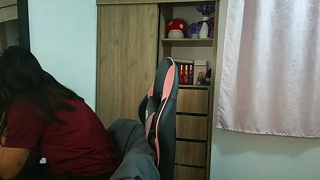 Oliviawatson1 online show from 04/01/26, 12:06