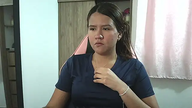 Oliviawatson1 online show from 10/21/25, 01:21