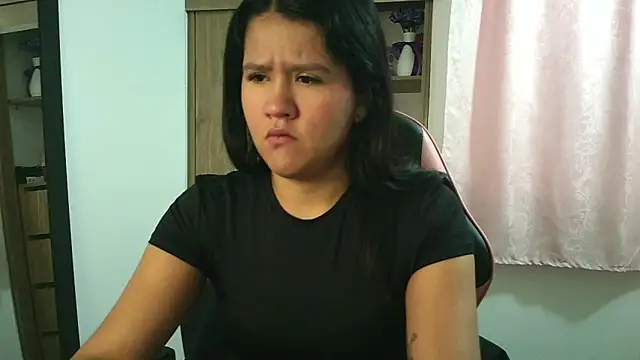 Oliviawatson1 online show from 12/05/25, 01:10