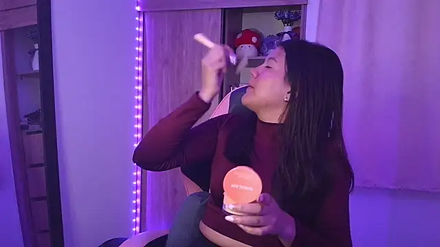 Oliviawatson1 online show from 03/06/26, 12:00