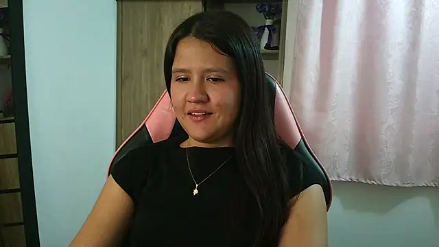 Oliviawatson1 online show from 05/05/26, 04:10