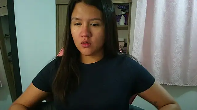 Oliviawatson1 online show from 04/11/26, 12:31