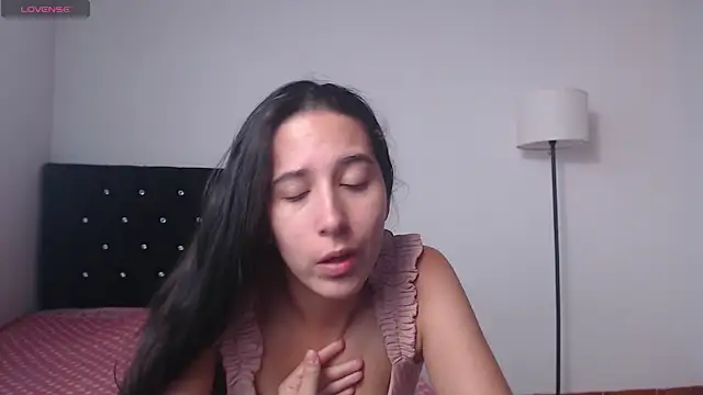 Snapshot of lilacream chatting on 10/15/25, 03:31 lilacream online show from 10/15/25, 03:31
