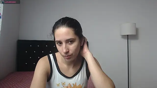 Snapshot of lilacream chatting on 10/21/25, 02:38 lilacream online show from 10/21/25, 02:38