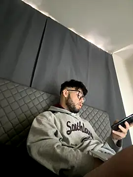 Snapshot of stalinhernandez chatting on 10/31/25, 03:30 stalinhernandez online show from 10/31/25, 03:30