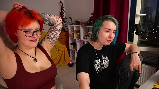 Snapshot of Sova173 chatting on 03/21/26, 04:44 Sova173 online show from 03/21/26, 04:44