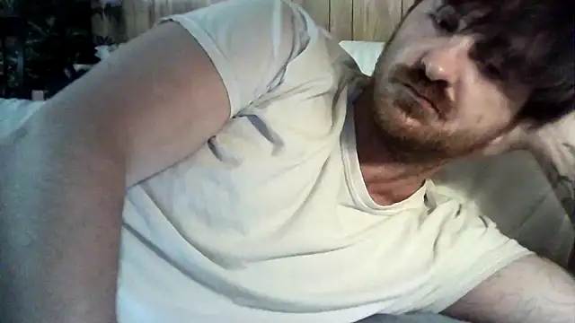 Snapshot of WyattL96 chatting on 07/19/26, 09:33 WyattL96 online show from 07/19/26, 09:33
