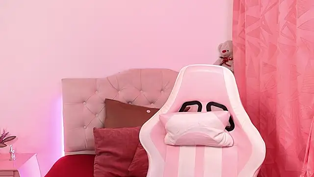 lailahdark online show from 10/04/25, 03:52